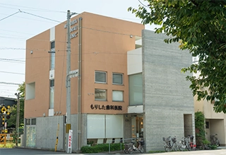 西向日駅近く、通いやすさを大切にした歯医者