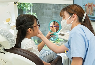 子育て中の方も相談しやすい、女性スタッフのいる歯医者